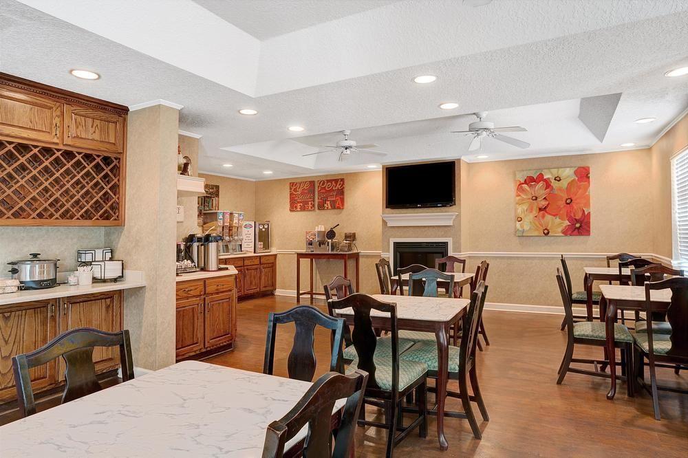 Baymont By Wyndham Jacksonville/Butler Blvd Exterior foto