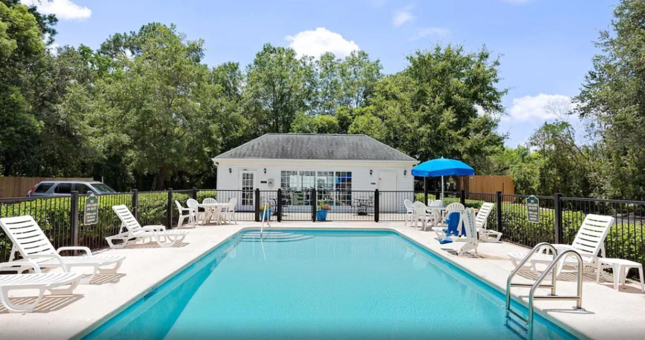 Baymont By Wyndham Jacksonville/Butler Blvd Exterior foto