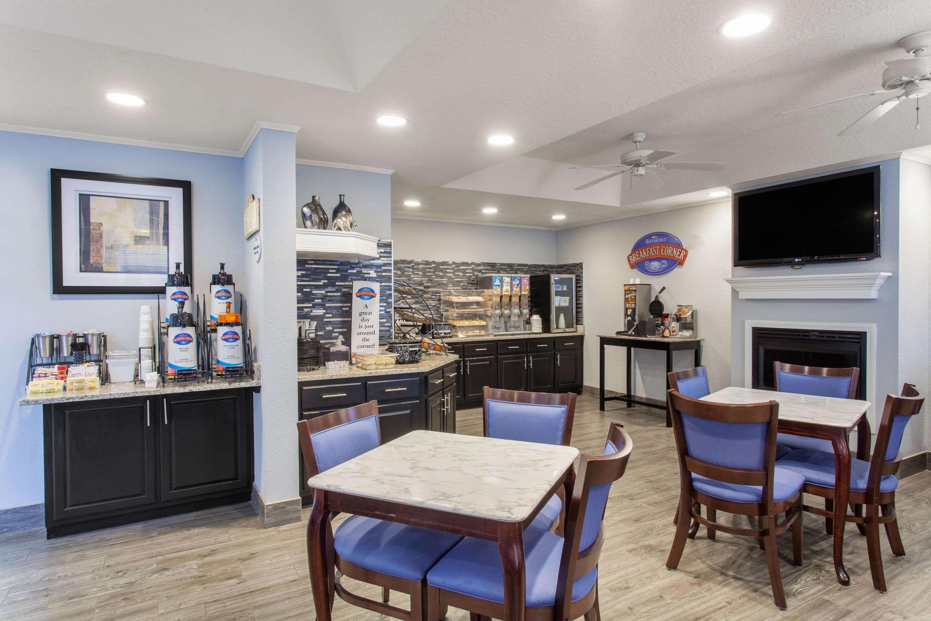 Baymont By Wyndham Jacksonville/Butler Blvd Exterior foto