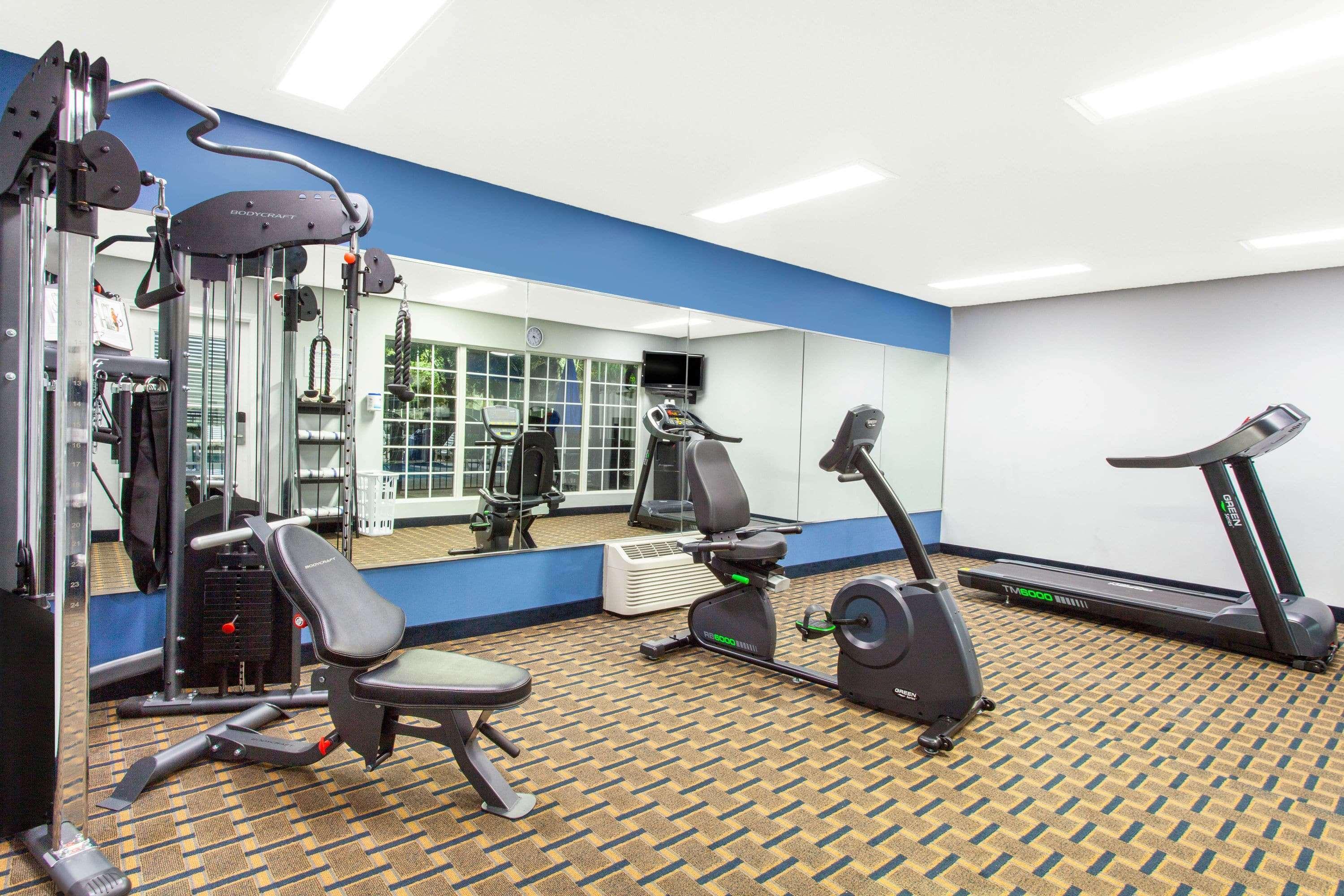 Baymont By Wyndham Jacksonville/Butler Blvd Exterior foto